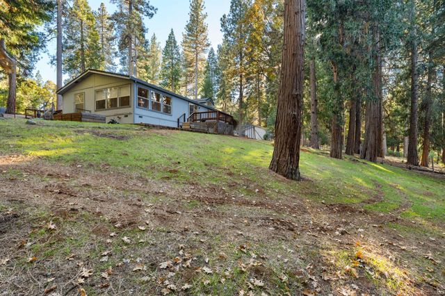 5819 Lynx Trl, Pollock Pines, CA 95726