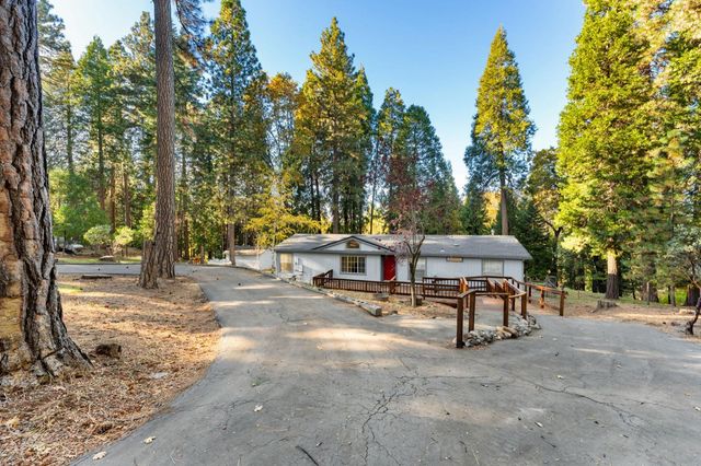 5819 Lynx Trl, Pollock Pines, CA 95726