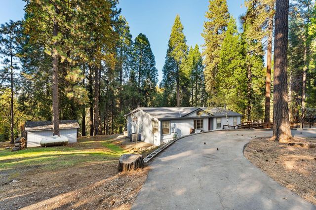 5819 Lynx Trl, Pollock Pines, CA 95726