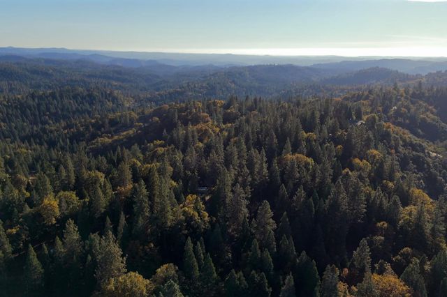 5819 Lynx Trl, Pollock Pines, CA 95726