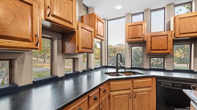 9521 Sumac, Garden Ridge, TX 78266