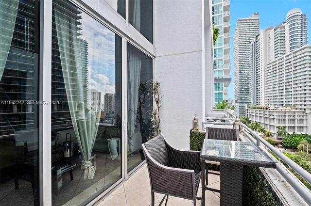 1050 Brickell Ave 1014, Miami, FL 33131
