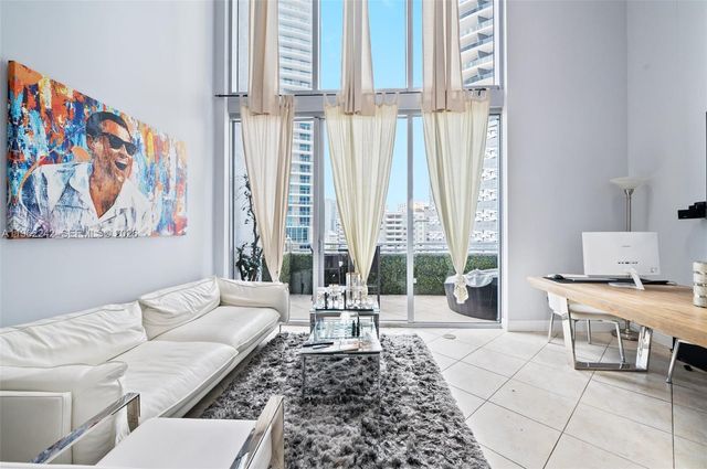 1050 Brickell Ave 1014, Miami, FL 33131