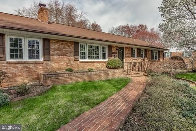 4902 POLE RD, Alexandria, VA 22309