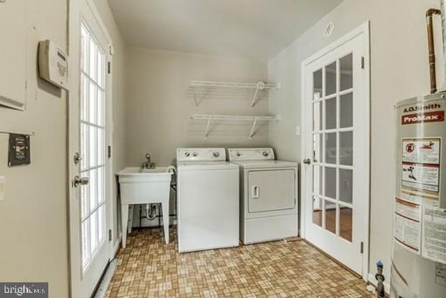 4902 POLE RD, Alexandria, VA 22309