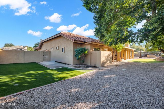 12234 S YAKI Court, Phoenix, AZ 85044