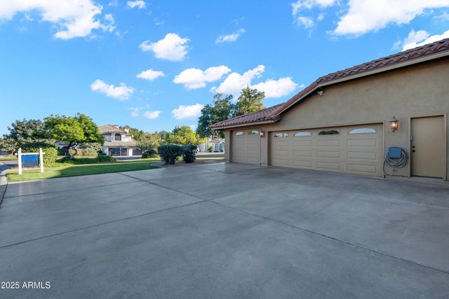 12234 S YAKI Court, Phoenix, AZ 85044