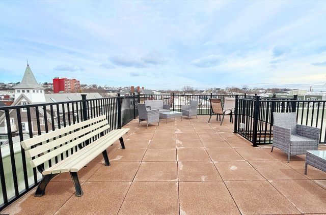 60 Dudley St 25, Chelsea, MA 02150