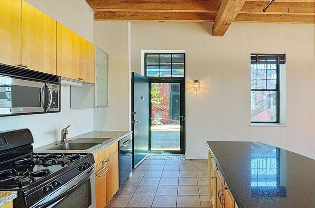 60 Dudley St 25, Chelsea, MA 02150
