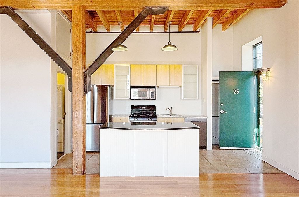 60 Dudley St 25, Chelsea, MA 02150