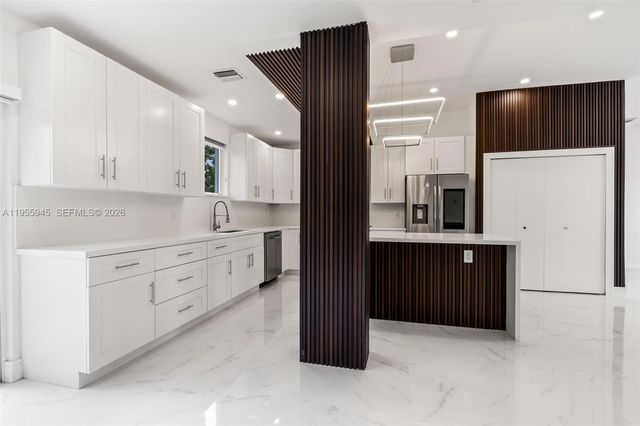 14801 NW 5th Ave, Miami, FL 33168