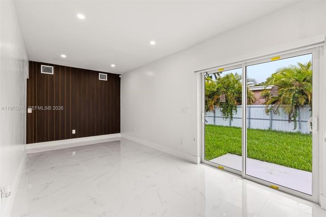 14801 NW 5th Ave, Miami, FL 33168