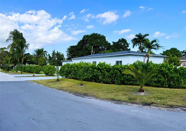 14801 NW 5th Ave, Miami, FL 33168