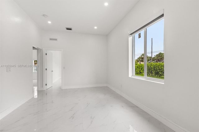 14801 NW 5th Ave, Miami, FL 33168