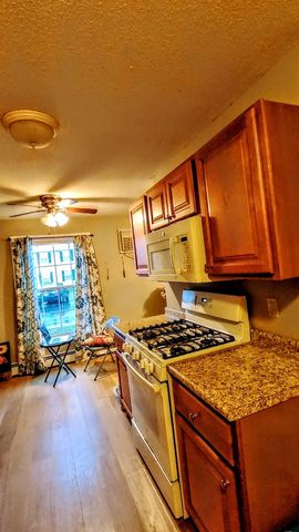 89 Winnacunnet Rd Apt 6, Hampton, NH 03842