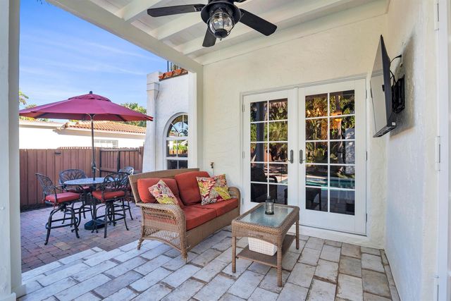137 Edgewood Drive, West Palm Beach, FL 33405
