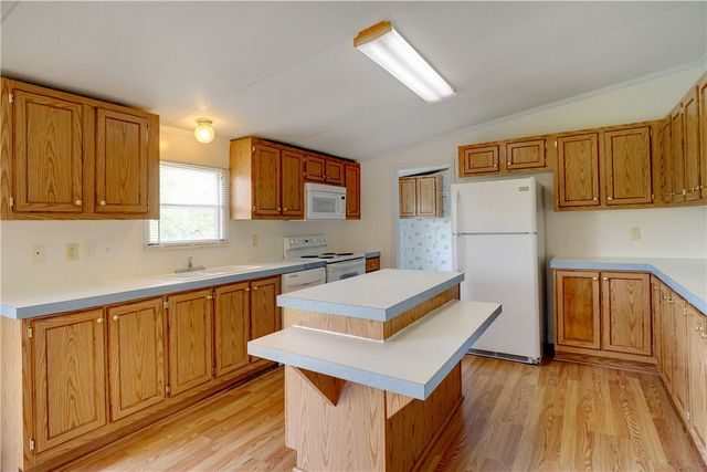 12541 Meadow Green Lane, Justin, TX 76247