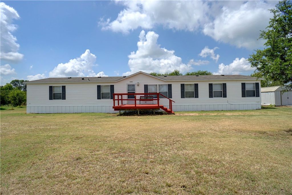 12541 Meadow Green Lane, Justin, TX 76247