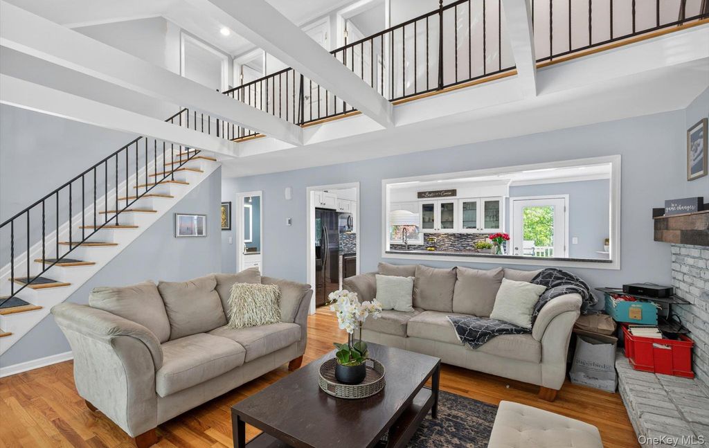 15 Bergen Court, Huntington Station, NY 11746 — photo 3