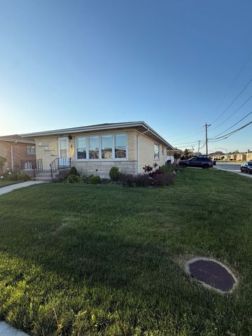 8500 W Carmen Avenue, Chicago, IL 60656