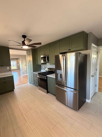 8500 W Carmen Avenue, Chicago, IL 60656