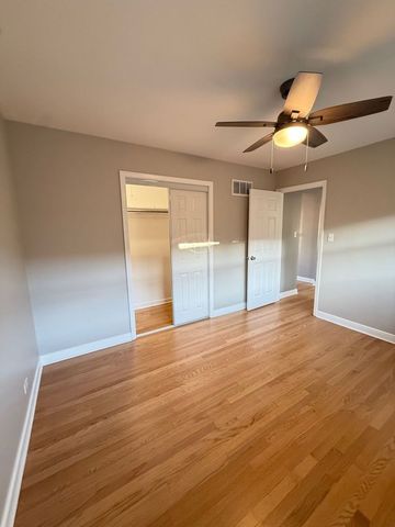 8500 W Carmen Avenue, Chicago, IL 60656