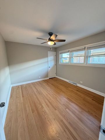 8500 W Carmen Avenue, Chicago, IL 60656