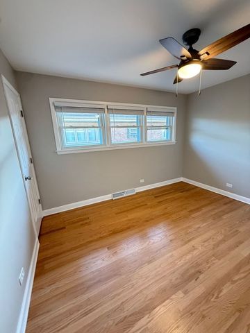 8500 W Carmen Avenue, Chicago, IL 60656