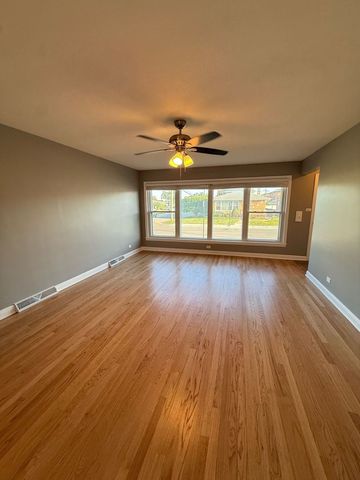 8500 W Carmen Avenue, Chicago, IL 60656