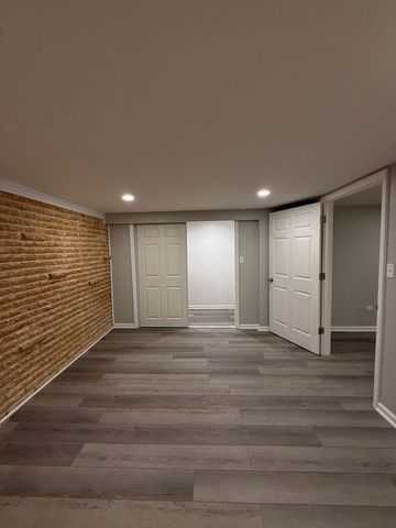 8500 W Carmen Avenue, Chicago, IL 60656
