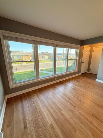 8500 W Carmen Avenue, Chicago, IL 60656