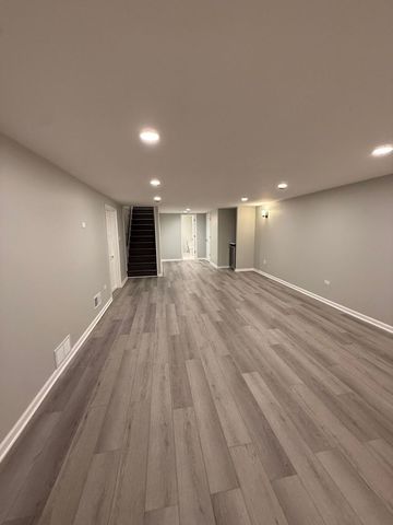 8500 W Carmen Avenue, Chicago, IL 60656