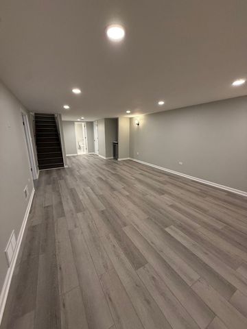 8500 W Carmen Avenue, Chicago, IL 60656