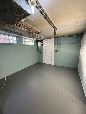 8500 W Carmen Avenue, Chicago, IL 60656