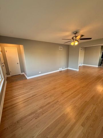 8500 W Carmen Avenue, Chicago, IL 60656