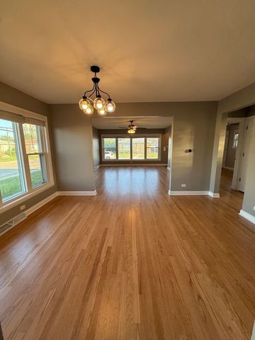 8500 W Carmen Avenue, Chicago, IL 60656