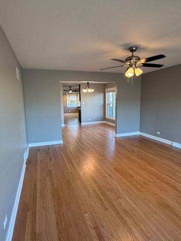 8500 W Carmen Avenue, Chicago, IL 60656