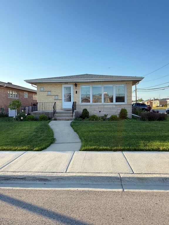 8500 W Carmen Avenue, Chicago, IL 60656