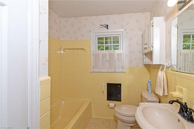 4112 Short Farm Road, Greensboro, NC 27406