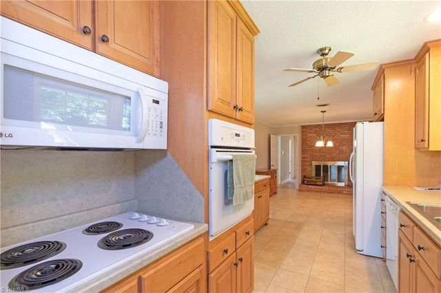 4112 Short Farm Road, Greensboro, NC 27406