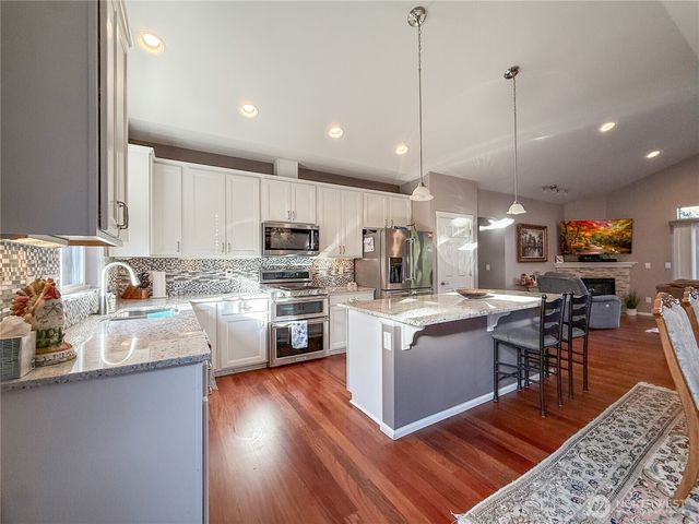 4541 E Broadway Street, Mount Vernon, WA 98274