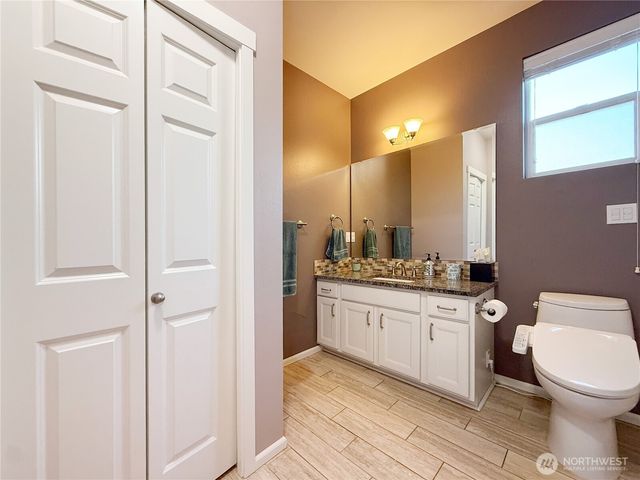 4541 E Broadway Street, Mount Vernon, WA 98274
