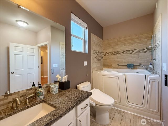 4541 E Broadway Street, Mount Vernon, WA 98274