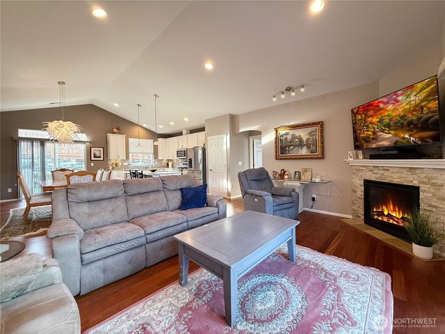 4541 E Broadway Street, Mount Vernon, WA 98274