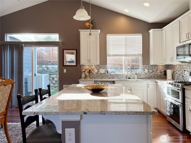 4541 E Broadway Street, Mount Vernon, WA 98274