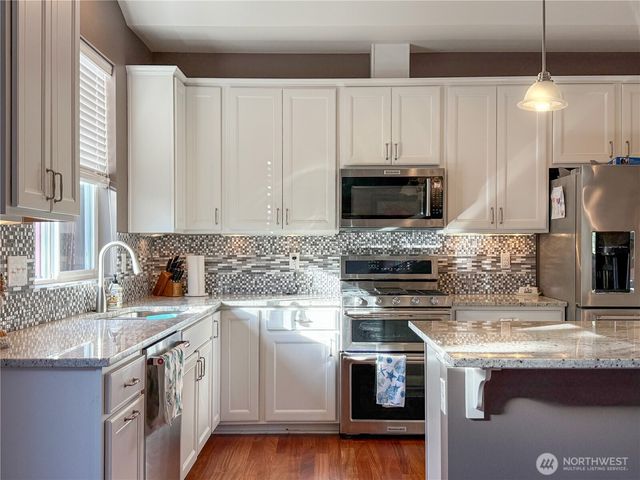 4541 E Broadway Street, Mount Vernon, WA 98274