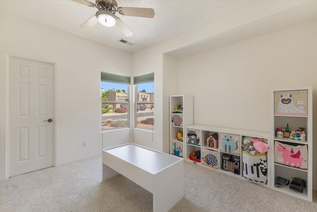 8864 Desert Fox Way NE, Albuquerque, NM 87122