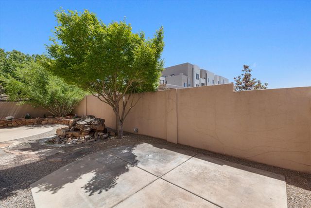 8864 Desert Fox Way NE, Albuquerque, NM 87122