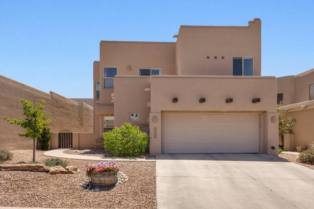 8864 Desert Fox Way NE, Albuquerque, NM 87122