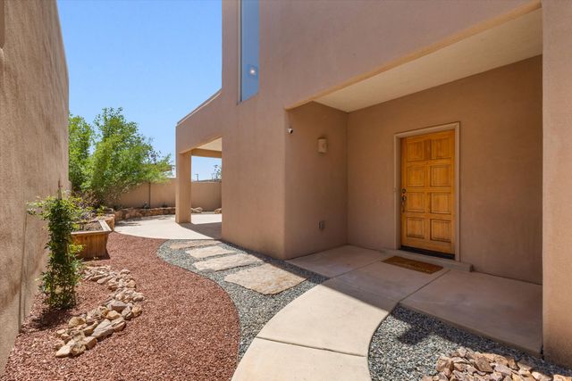 8864 Desert Fox Way NE, Albuquerque, NM 87122